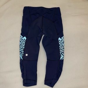 Navy blue Lululemon capri tights